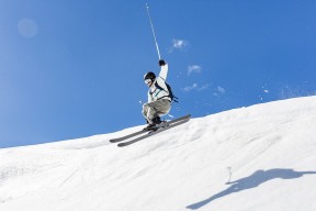 开云官网-川崎前锋决赛爆冷击败本菲卡，谢震业14记关键球点燃全场激情