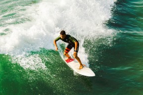 开云全站-武磊复出首秀出彩，巴塞罗那主场小胜AC米兰，豪取8连胜